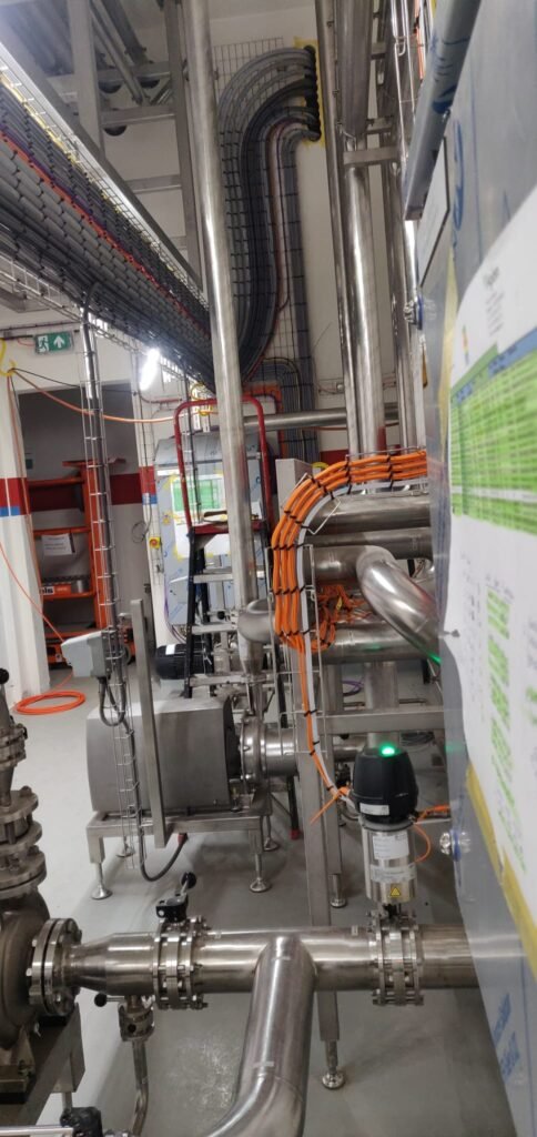 WhatsApp Image 2025-10-30 at 16.46.06 (1)