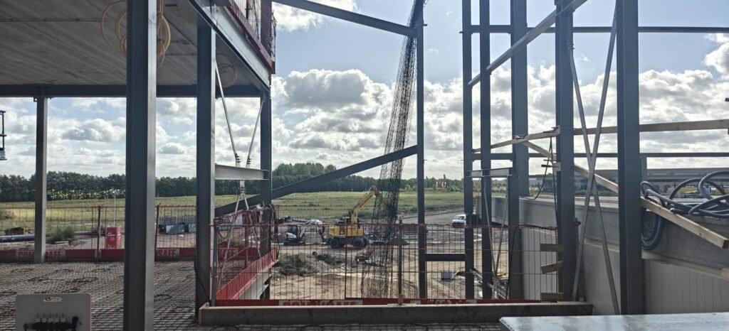 WhatsApp Image 2025-10-30 at 16.49.00 (2)