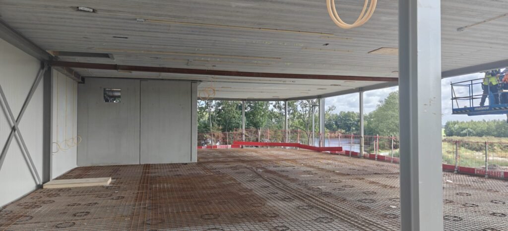 WhatsApp Image 2025-10-30 at 16.49.00 (4)